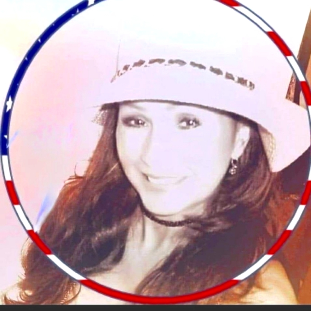 Meet your Posher Ambassador JoeAnn Falco